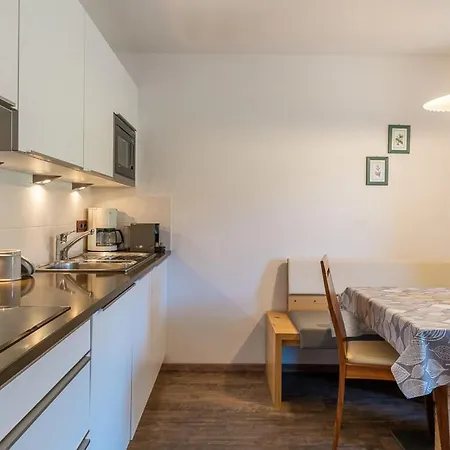 Prapoz Aparthotel 4*