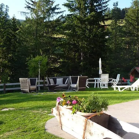 Prapoz Aparthotel 4*